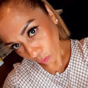 Meet your Posher, Edith